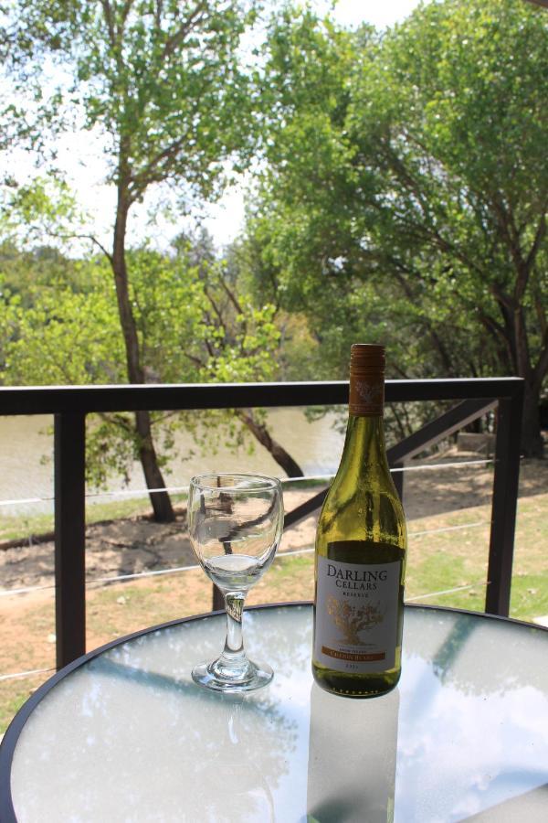 At The River Guest House 크론스타드 외부 사진