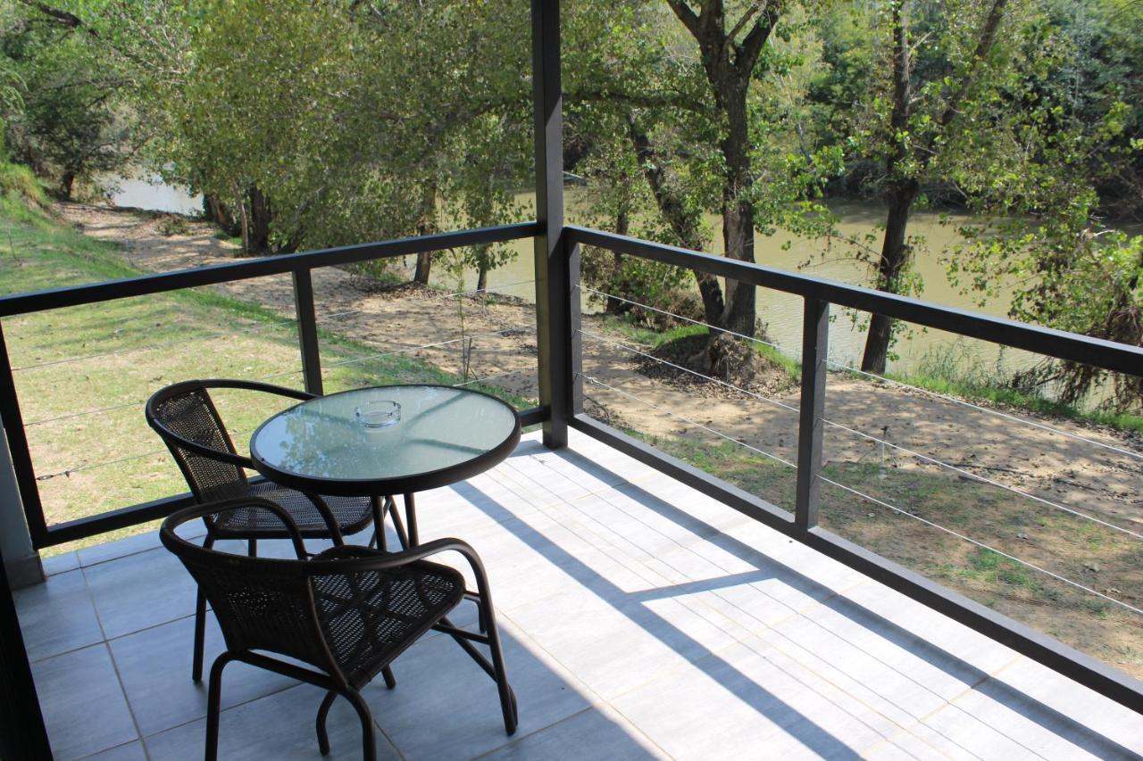 At The River Guest House 크론스타드 외부 사진