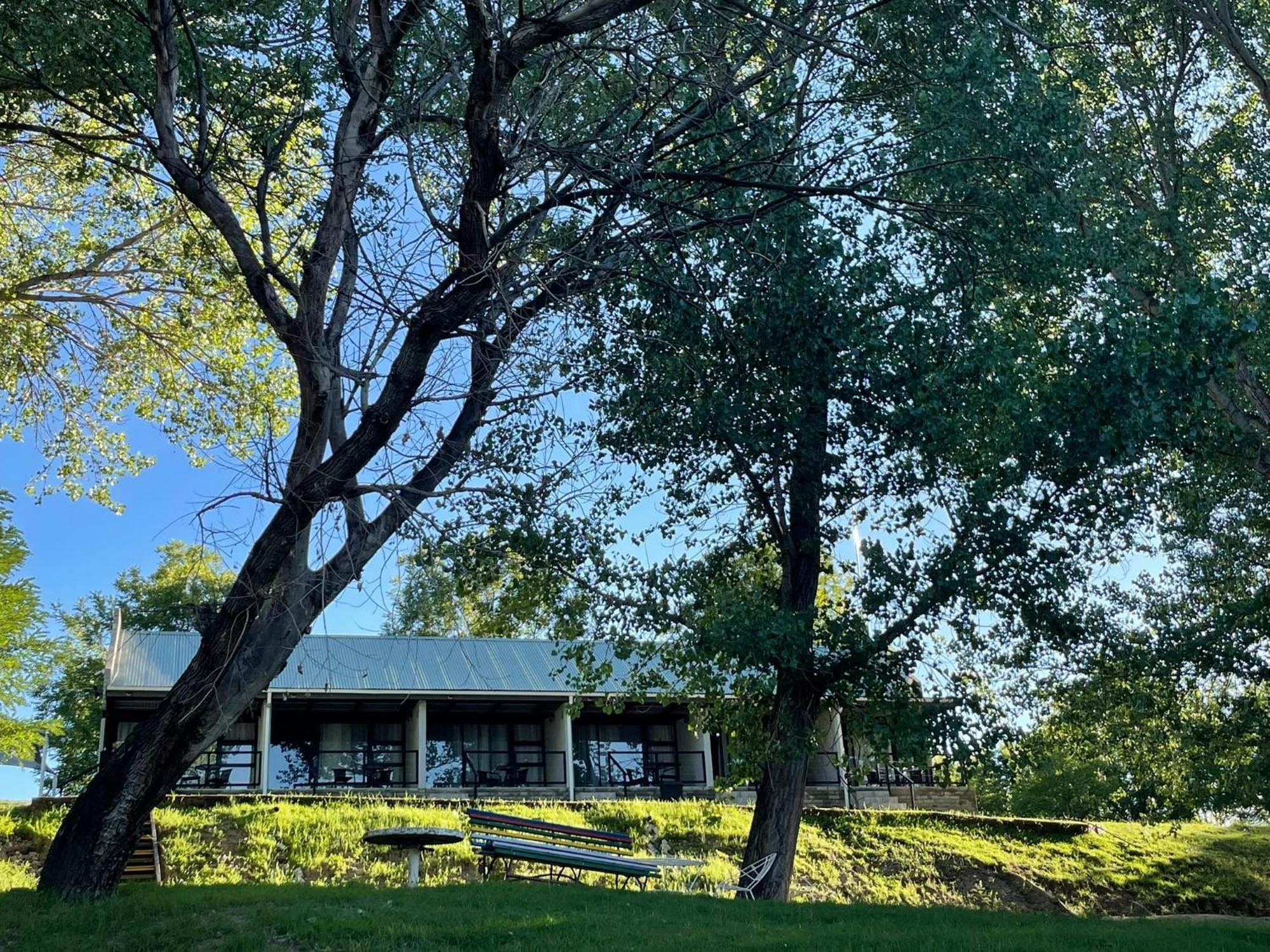 At The River Guest House 크론스타드 외부 사진